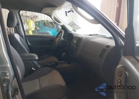 2007 Ford Escape Xls/Xls Manual z USA, uszkodzony, nr VIN 1FMYU92Z87KA84201